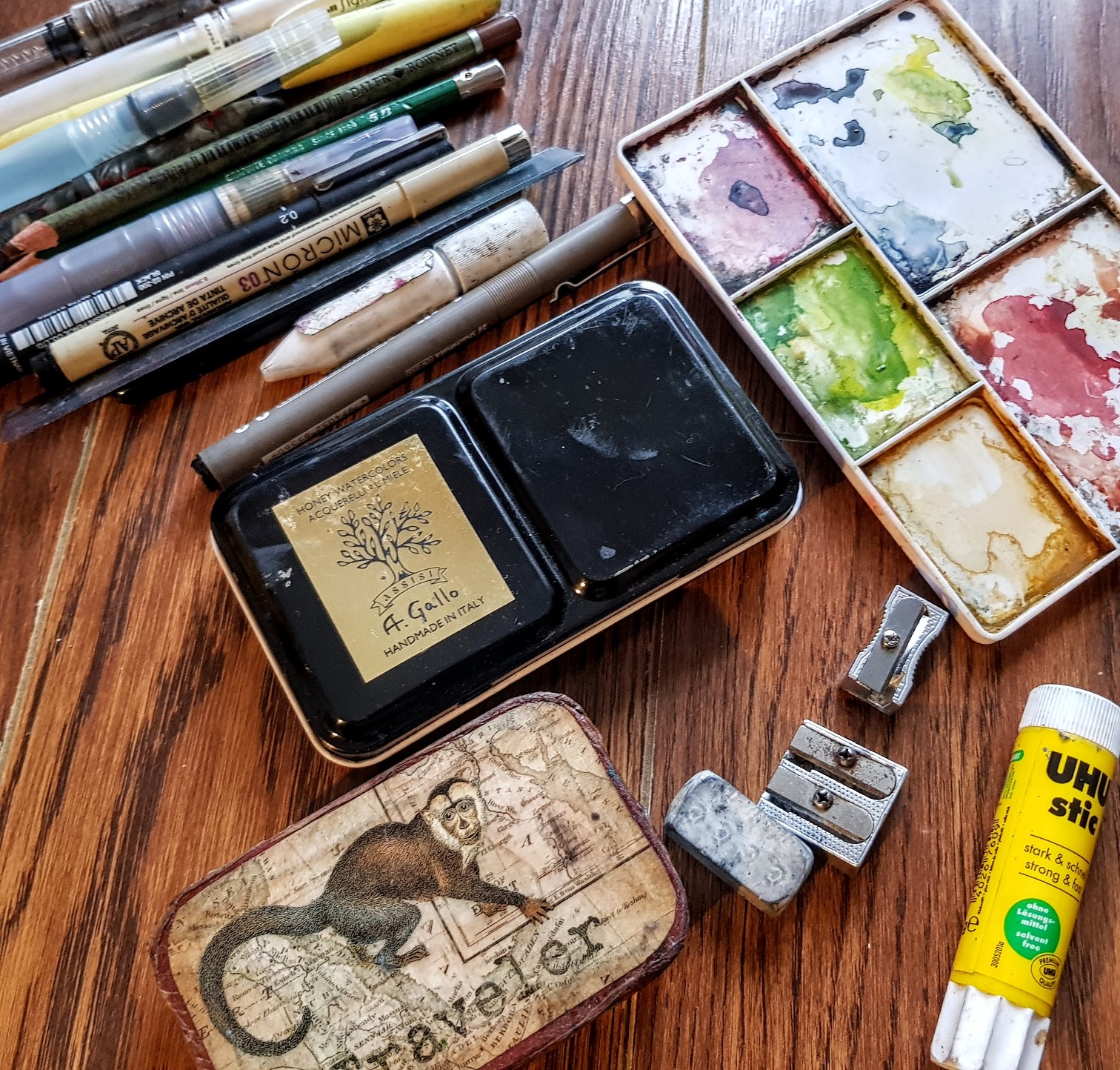 What s in My Portable Art  Studio  Travel Art  Kit  Book 